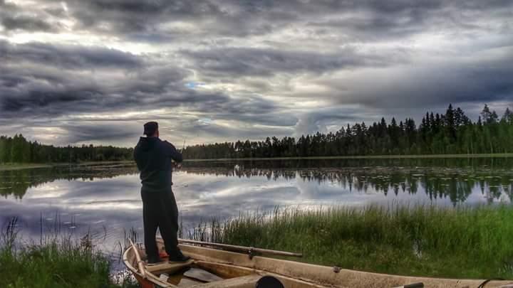 talonpoikaisesineistöä. Yleisön pyynnöstä mukana jälleen höyrykone.