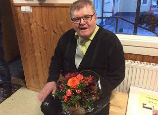 Eräänä päivänä mies soitti ja kertoi, nyt poika lähtee teille, teidän kotiinne. Hän tulee tuomaan. Saako tulla? Minä sanoin: "Tervetuloa!