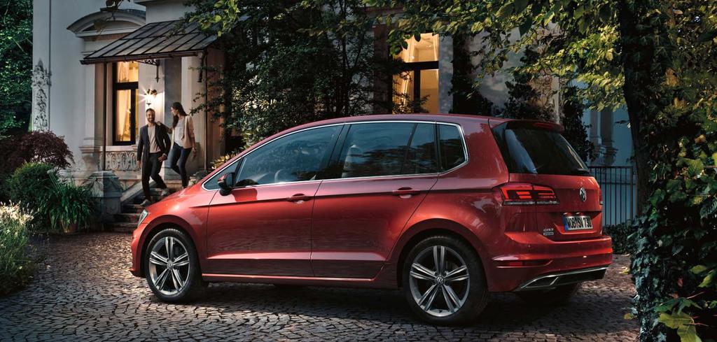 Sisältö 03 Ulkopuoli 24 Avustavat järjestelmät 06 Sisätilat 30 Volkswagen-lisävarusteet 08 Mukavuus ja muunneltavuus 38 Istuinverhoilut 14 Infotainment 40 Ulkovärit 16