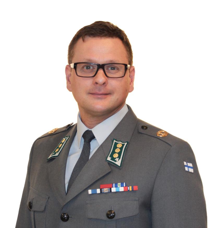 PUHEENJOHTAJAN TERVEHDYS Menneiden muistelua ja tulevaisuuden suunnittelua Vuosi 2016 oli Suomen Reserviupseeriliiton 85. toimintavuosi.
