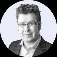 Ovaro profiloituu tällä hetkellä saneerausyhtiöksi. Osakkeen tuottopotentiaali nojaa siihen, onnistuuko yhtiön uusi johto saneerauksessa ja erityisesti kiinteistömyynneissä.