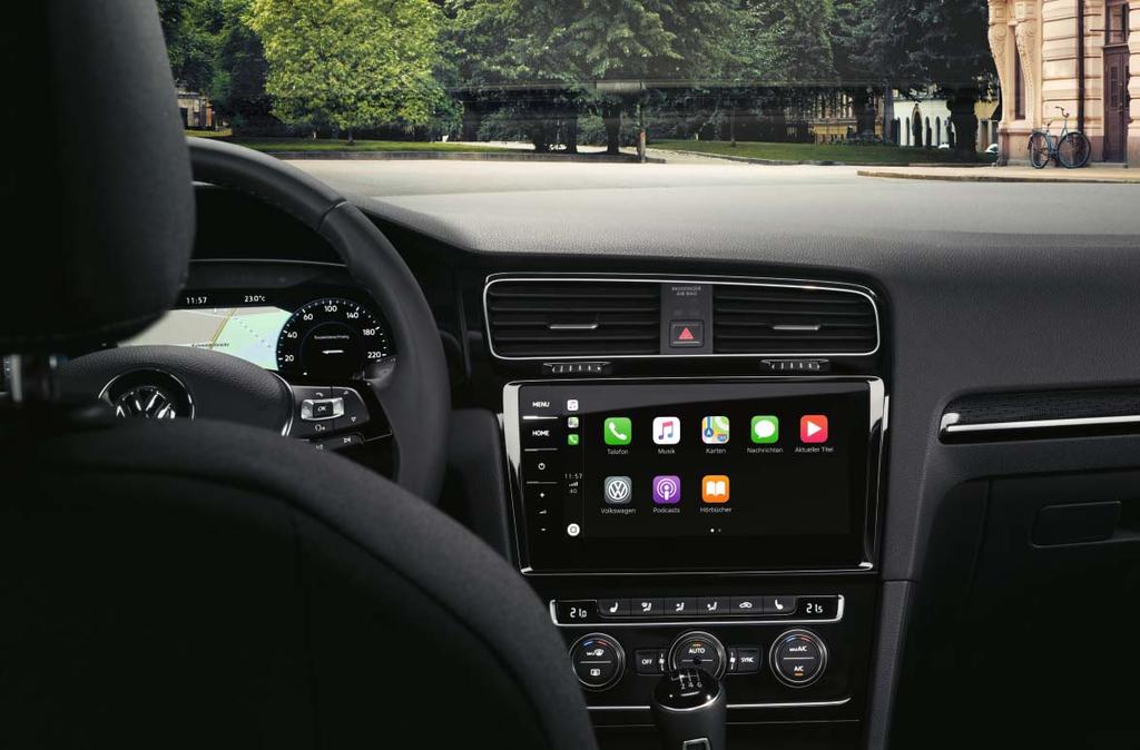 02 Laajenna ohjaamoasi Car-Net AppConnect¹) tuo oman älypuhelimesi sovellukset Infotainment-järjestelmän kosketusnäyttöön: Apple CarPlay, Googlen Android Auto ja MirrorLink kaikki kolme