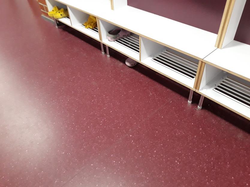 Miten varmistetaan hyvin hoidetut pintamateriaalit Rakentamisen aikainen suojaus Huolellinen käyttöönottopuhdistus materiaalivalmistajien ohjeiden mukaisesti Ammattimainen osaaminen tieto, taito,