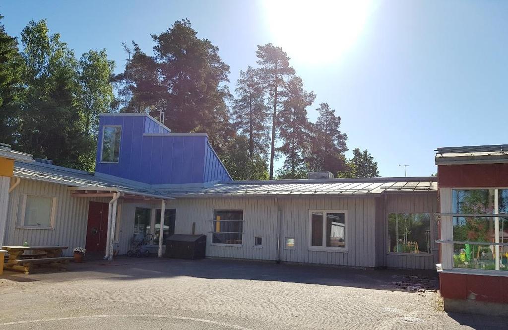 ja sulamisvesiä vesikatolta. Kuva 26.