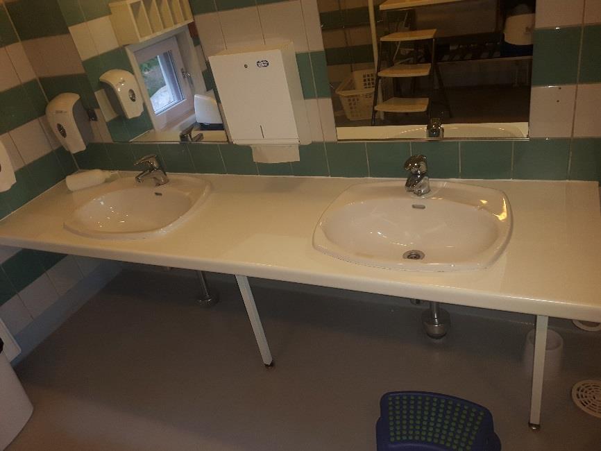 2.2. Käyttövesijärjestelmät - Suuri osa kalusteista on vuosien varrella uusittu.