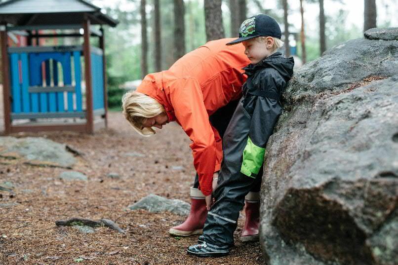 Pitkäaikainen altistuminen raskaalle fyysiselle työlle lisää eläkkeen ja ennenaikaisen kuoleman riskiä Riskisuhde (subhazard ratio) 3 2,5 2 1,5 1 0,5 1,46 2,73 2,56 2,29 1,54 0 TULES-eläke: 530