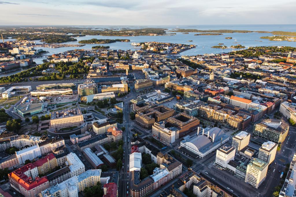 Paras paikka bisnekselle Helsingin ytimessä, Narinkkatorin reunalla seisoo Einari Teräsvirran vuonna 1977 suunnittelema kolossaalinen talo.