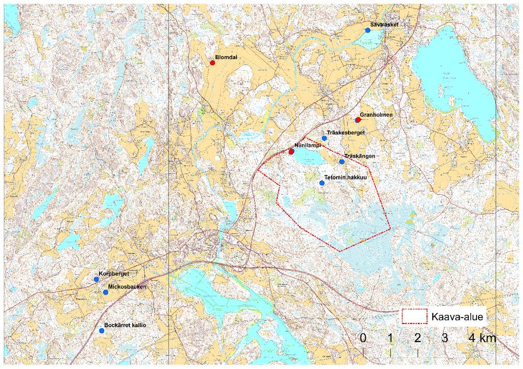 4 Kevätmuutonseurannassa Träskesbergetin muutonseuranpiste sijoittui selvitysalueen pohjoispuolelle luonnonravintolammikon pohjoispuolelle. Alueelta avautui näkemäsektori eteläkaakosta lounaaseen.