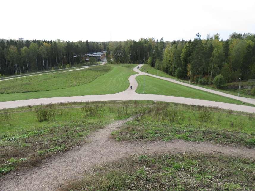 Maaperäeliöstö, maan siemenpankki ja juurenpalat ovat resurssi ja ongelma Juuria sisältävän maan käyttö on mahdollista vain omalla maalla!