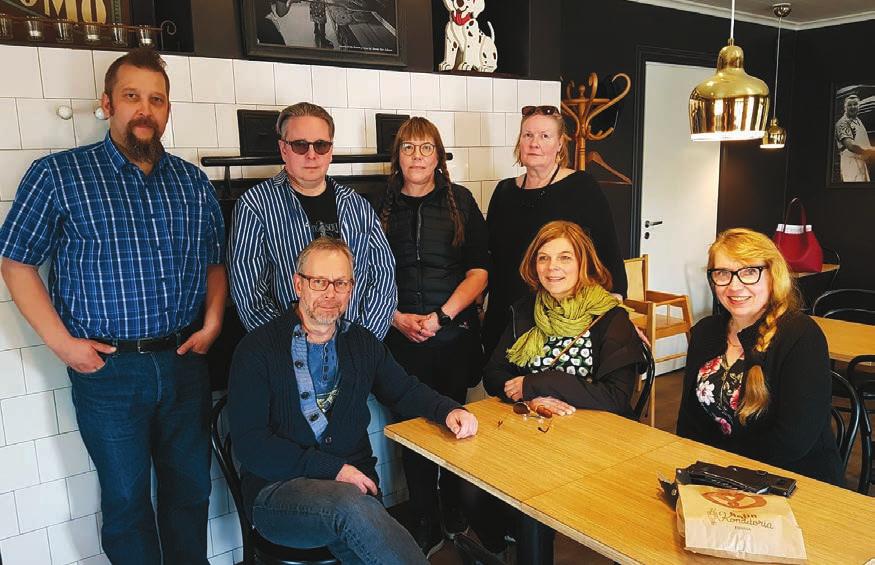 TOIMINTASUUNNITELMA TOIMINTAKERTOMUS 2018-2019 TOIMINTAVUODELTA 1.7.2018-30.6.2019 Hallituksen kokous Forssassa 16.5.2019. Takarivissä vasemmalta Timo Koski, Matti Nikoskelainen, Pirjo Kosonen ja Tarja Ylitalo.