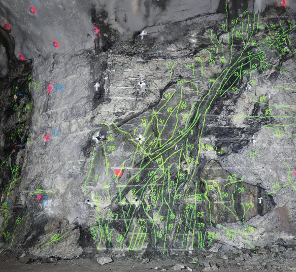 Kuva 10. Vyöhykkeen BFZ084 lävistys ajoneuvoyhteydessä 15. 5.2 Kallioperä Olkiluodon aluetta ja kallioperää on tutkittu ydinjätteen loppusijoituksen näkökulmasta 1980-luvulta lähtien.
