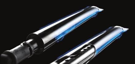 GRILLAUSALA REGAL TM XL MUSTA 64cm 30cm 48cm Dual-Tube -polttimet on suunniteltu pitämään liekit tasaisina, jolloin lämpö jakautuu tasaisesti ja tehokkaasti koko