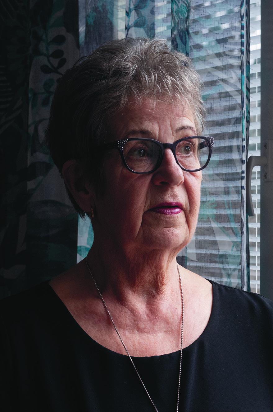 TEKSTI ANU VUOKKO KUVAT ANU VUOKKO M estariasuntojen pitkäaikainen asukas Maria-Leena Valkonen on asunut miehensä kanssa samassa kerrostalokiinteistössä aina vuodesta 1972 lähtien.