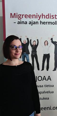 1 560 yhteydenottoa vuodessa 30 viestiä viikossa Yhdistyksessä aloitti tammikuussa osa-aikaisella työpanoksella neuvontasairaanhoitaja, joka antoi neuvontaa puhelimitse, sosiaalisen median kanavissa