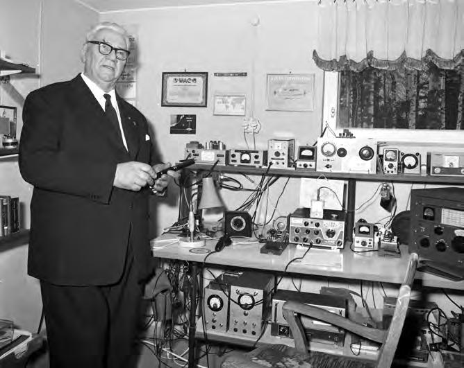 Lahden radioaseman päällikkö yli-insinööri Arvi Hauvonen avusti LLv 24:n radiotoiminnan luomisessa niin talvi- kuin jatkosodassakin.