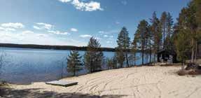 Yön yli kestävät retket ovat lisääntyneet, Haapalehto sanoo. Kansallispuiston palveluihin kuuluvat myös taukopaikoilla olevat huussit.
