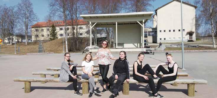 VaaraFest kokoaa torille nuoret ja nuorenmieliset VaaraFest on Rautavaara-päivien aikaan järjestettävä uusi tapahtuma, jonka suunnittelu ja toteutus on paikallisten nuorten yhteistyön tulosta.